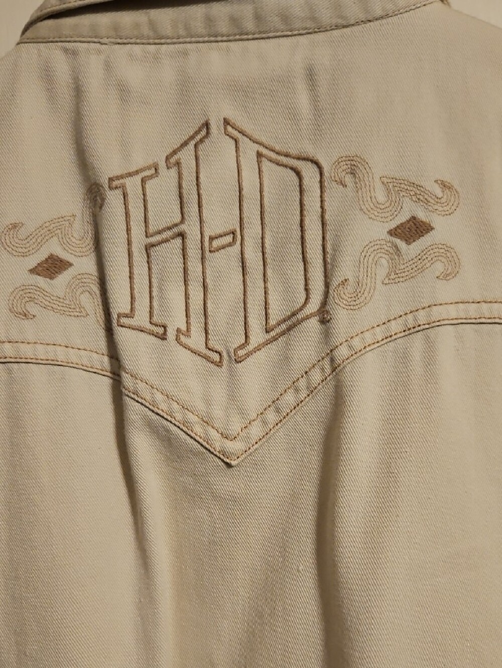 Harley-Davidson Cream and Black Embroidered Eagle Label Shirt - Picture 6 of 6